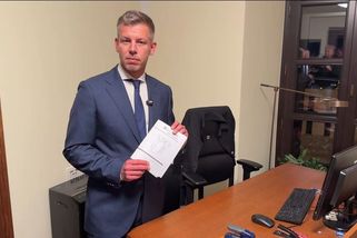 Magyar našel v bývalém sídle Orbána novou skartovačku. A vyzval prezidenta, ať se radši nefotí s ministry - Novinky
